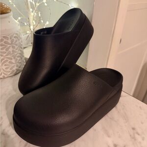 CROCS Black Platform Mules DYLAN